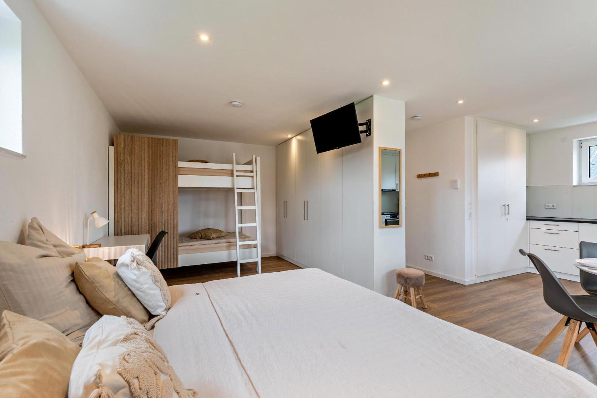 Studio 4 Parkside Apartments Guenzburg Luaran gambar