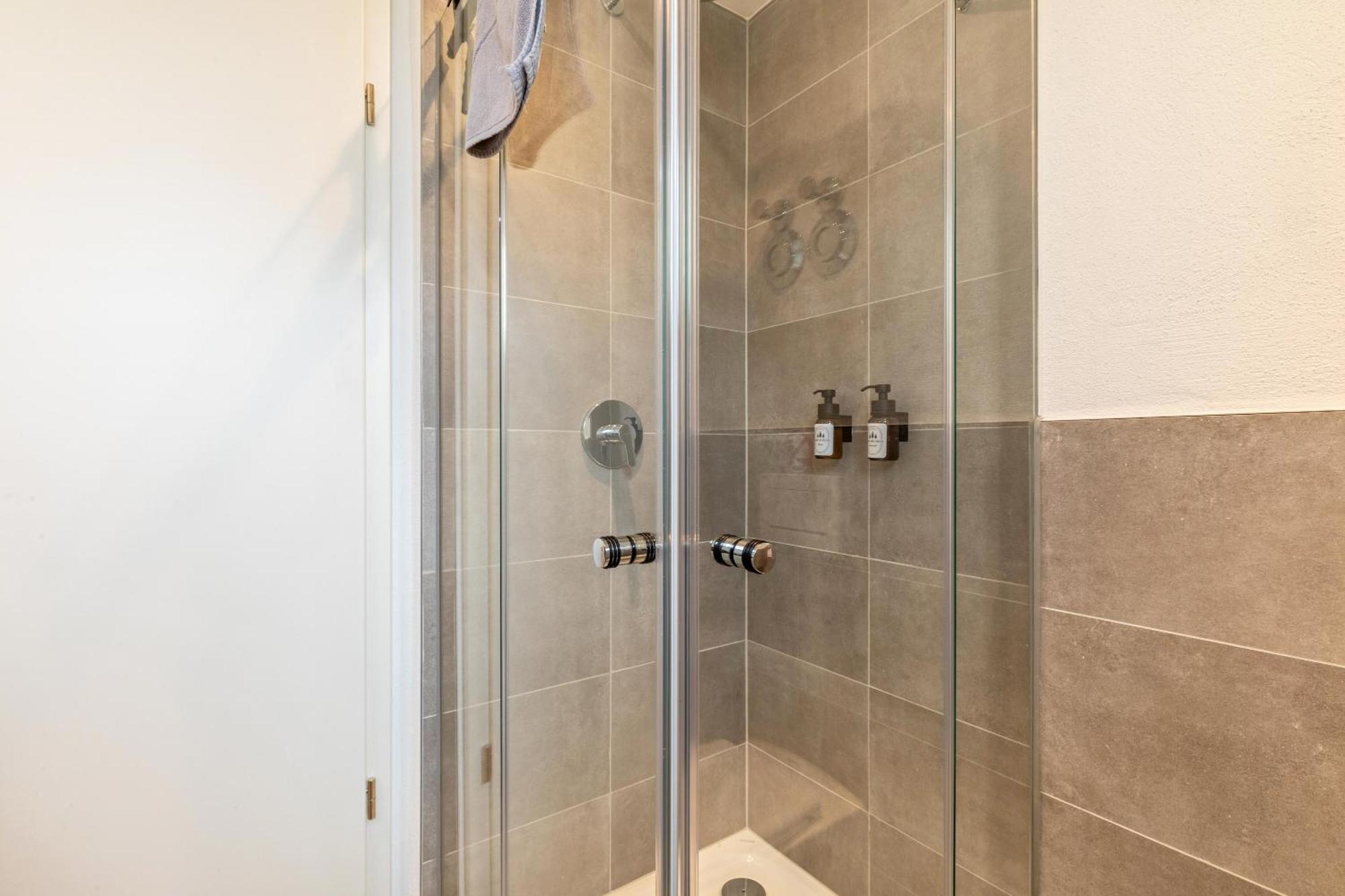 Studio 4 Parkside Apartments Guenzburg Luaran gambar
